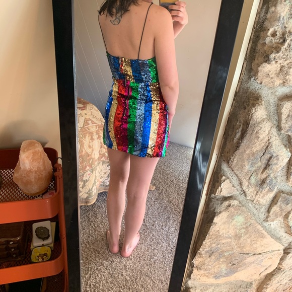 Pretty Little Thing | Sequin Dress with Cutout | Size 0 - Picture 4 of 7